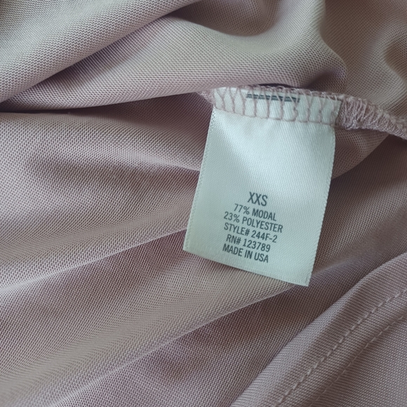 {Alya} V-neck Stretchy Blouse - Picture 4 of 4